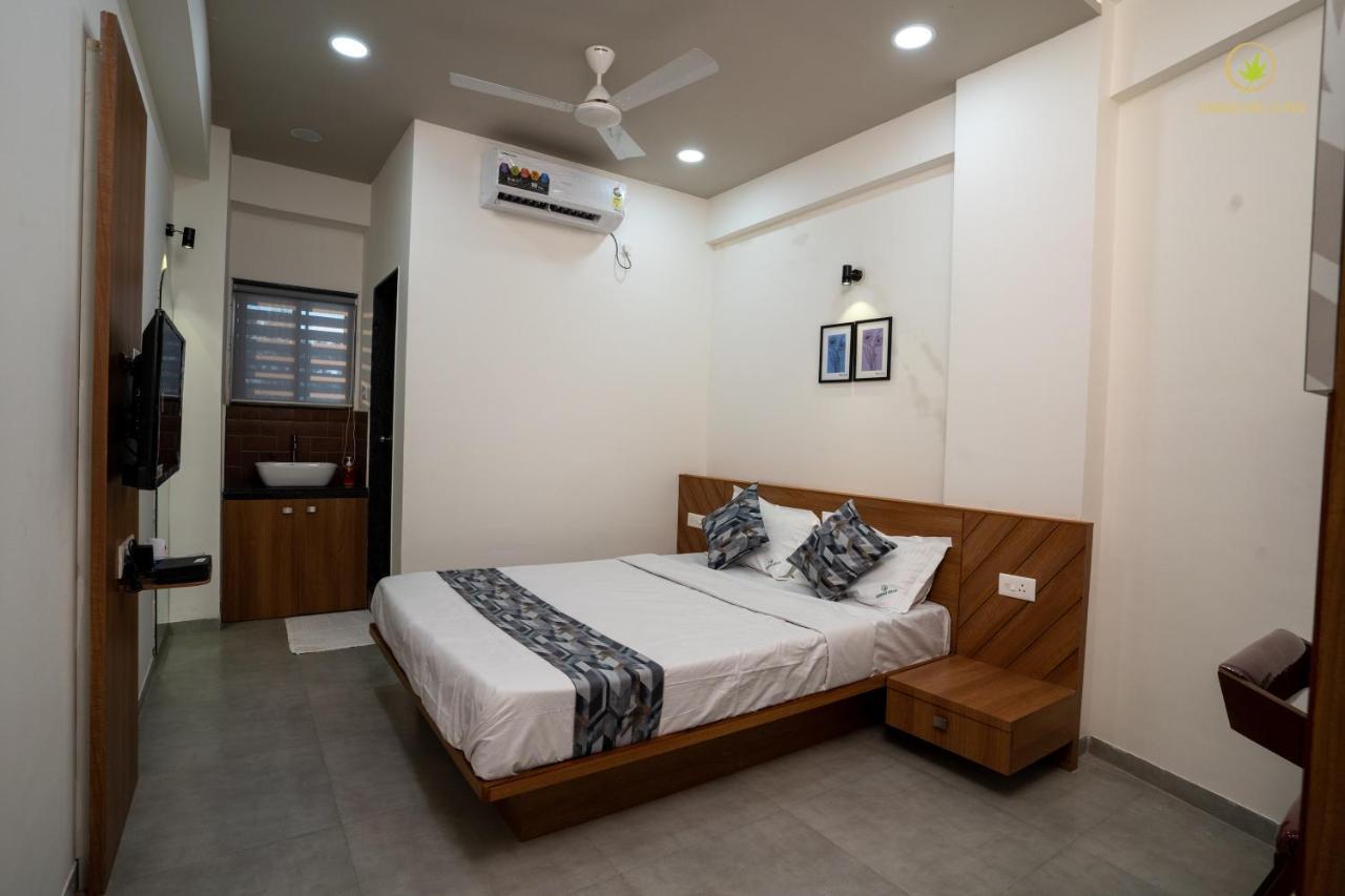 Spring Hills Inn Pune Exterior photo