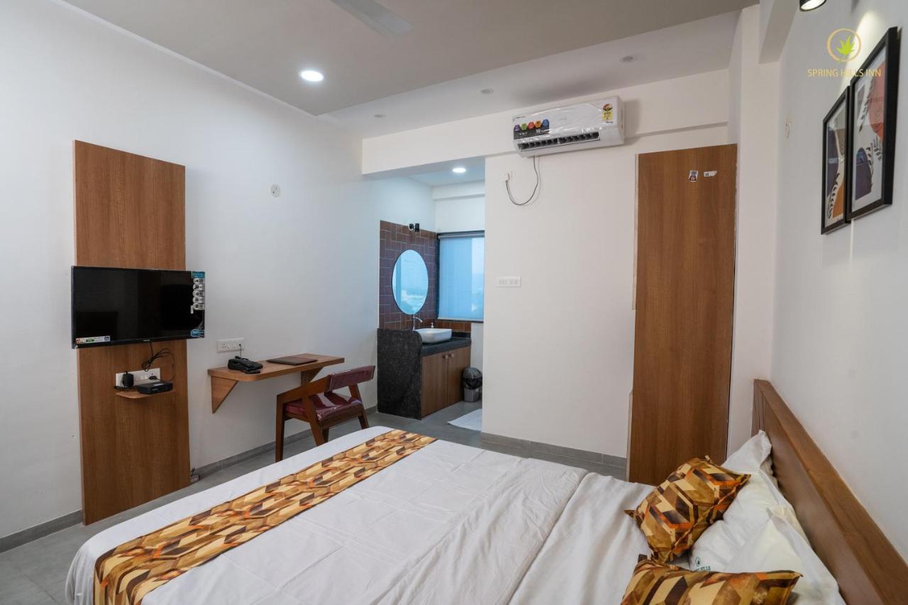 Spring Hills Inn Pune Exterior photo